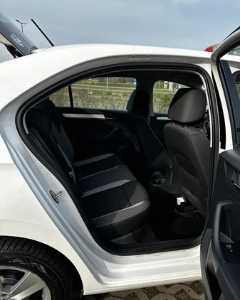 Skoda RAPID cena 39999 przebieg: 81300, rok produkcji 2017 z Sopot małe 172